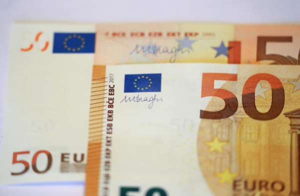 Kosova avroya tam keçidi elan etdi